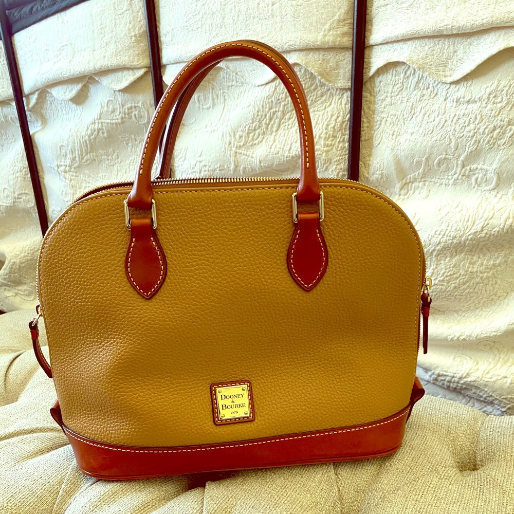 Auth. Dooney & Bourke Purse